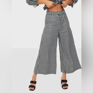 🆕 FAITHFULL THE BRAND Lissandra Wide Leg Pants in
Emelinah Check
